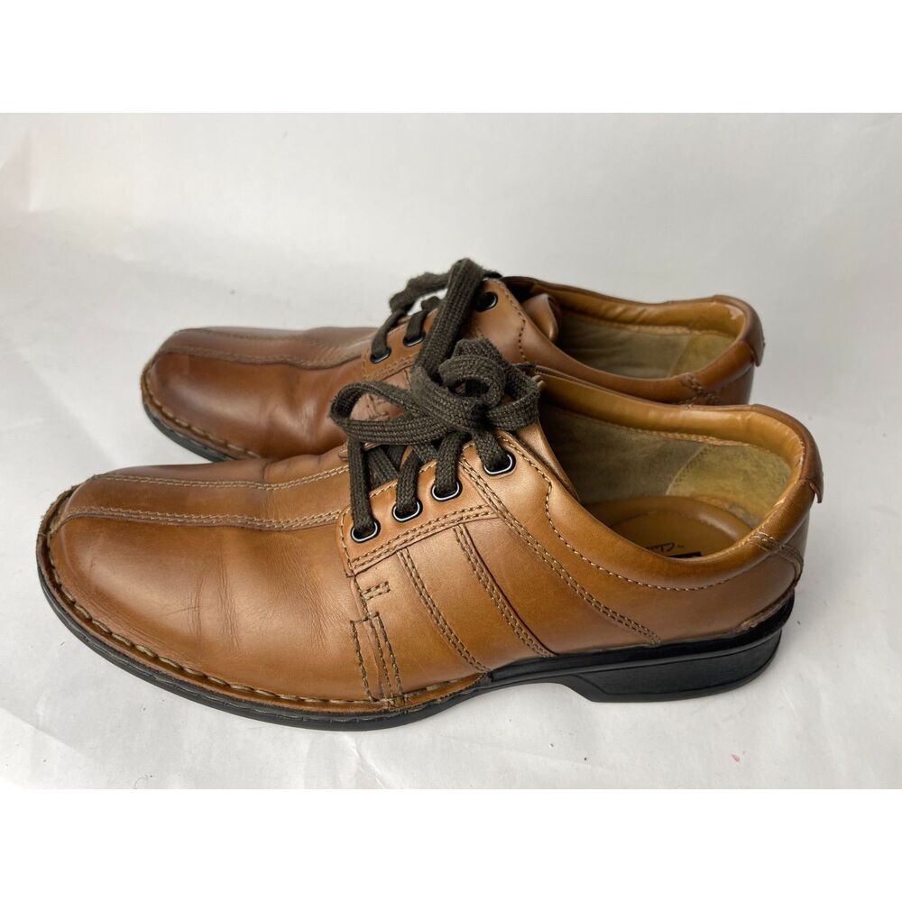 Clarks Tan Leather Casual Shoes Size: 9M Classic, timeless, comfortable